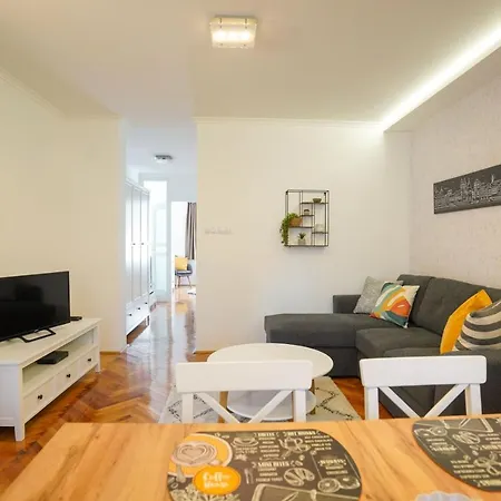 Piroska Bartokteri 02 * Έγκερ