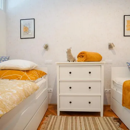 Apartman Piroska Bartóktéri 02 *