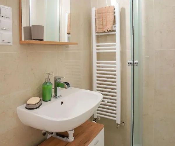 Piroska Bartóktéri 02