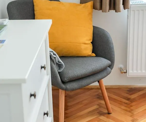 Piroska Bartóktéri 02 * Eger